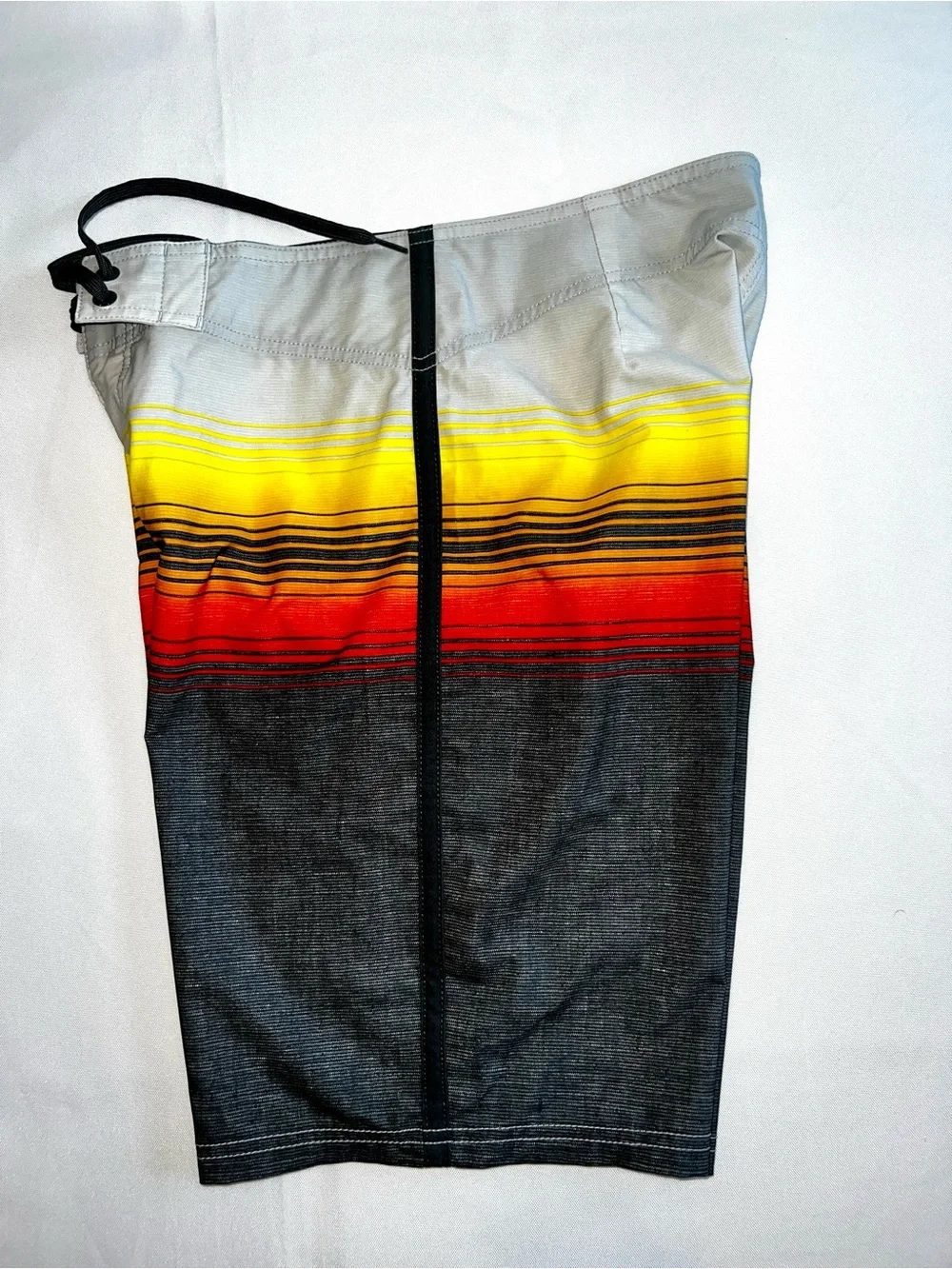Mossimo Supply Co. Size 32 Men's Board Shorts Gray Stripe Swim Shorts